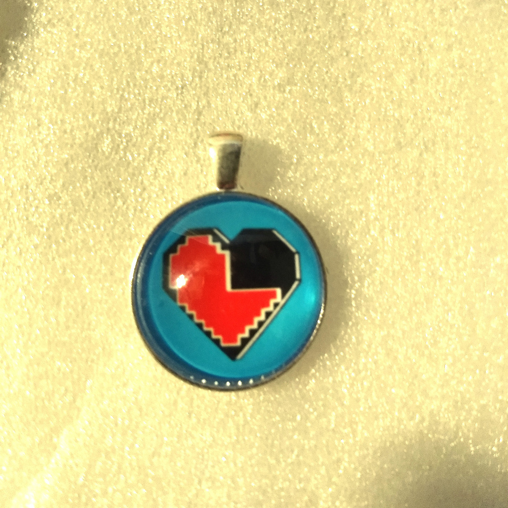 VIDEO GAME HEART - Pendant Necklace - Rave Fashion